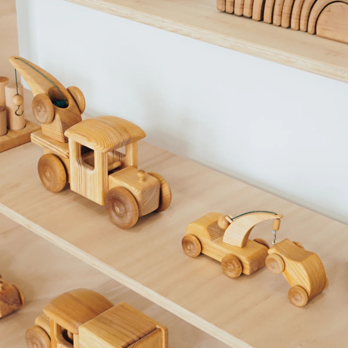 Telleby Debresk Small Tow Truck with Mini Car - Image 10