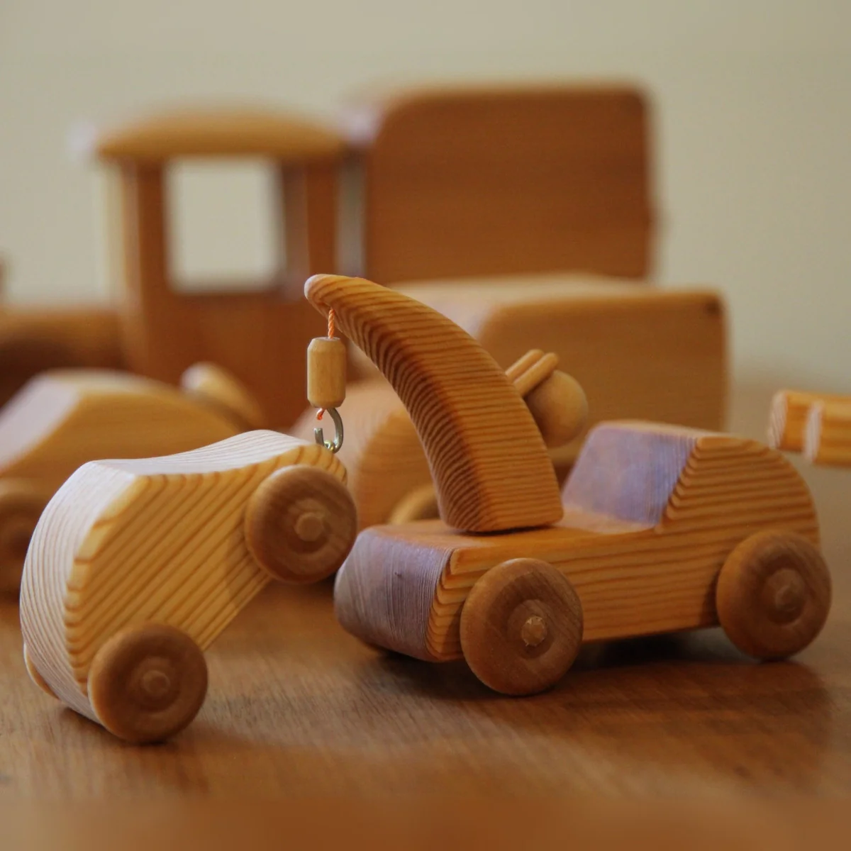 Telleby Debresk Small Tow Truck with Mini Car - Image 9