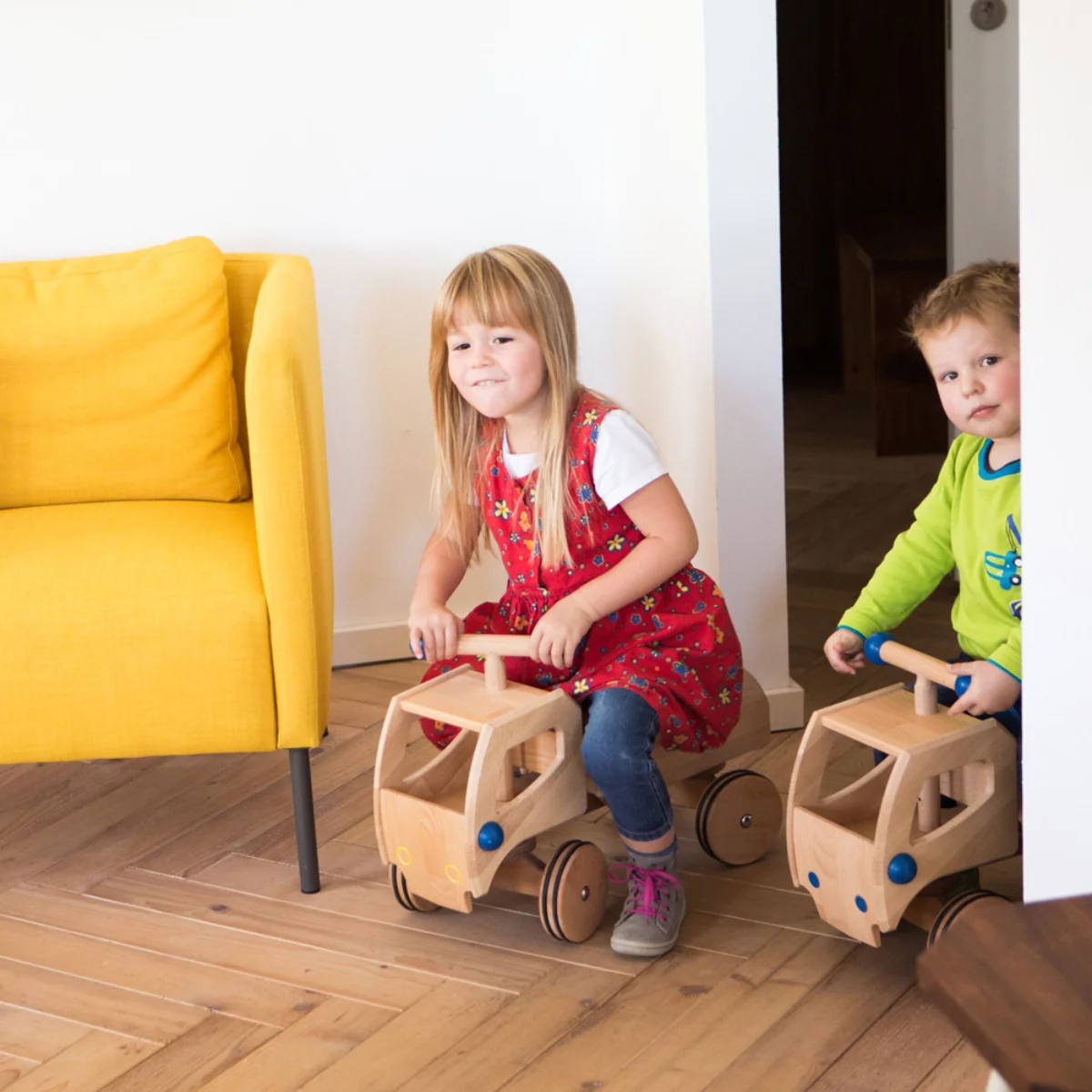 Dynamiko Wooden Ride On - Transporter Blue 'Fred' - Image 10