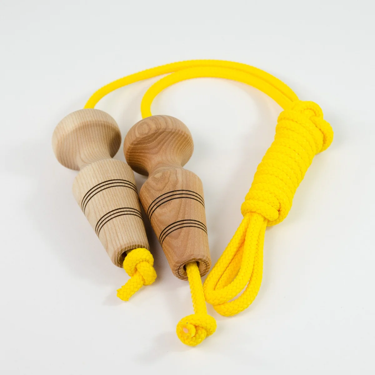 Mader Skipping Rope for Children (from 1.4m body height, adjustable) - Natural Handle Nylon Rope - Image 3