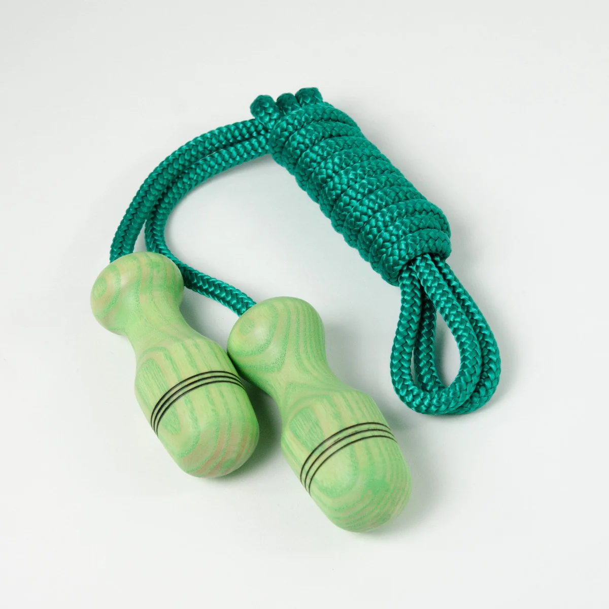 Mader Skipping Rope for Younger Children (to 1.4m body height) - Coloured Handle Nylon Rope - Image 4
