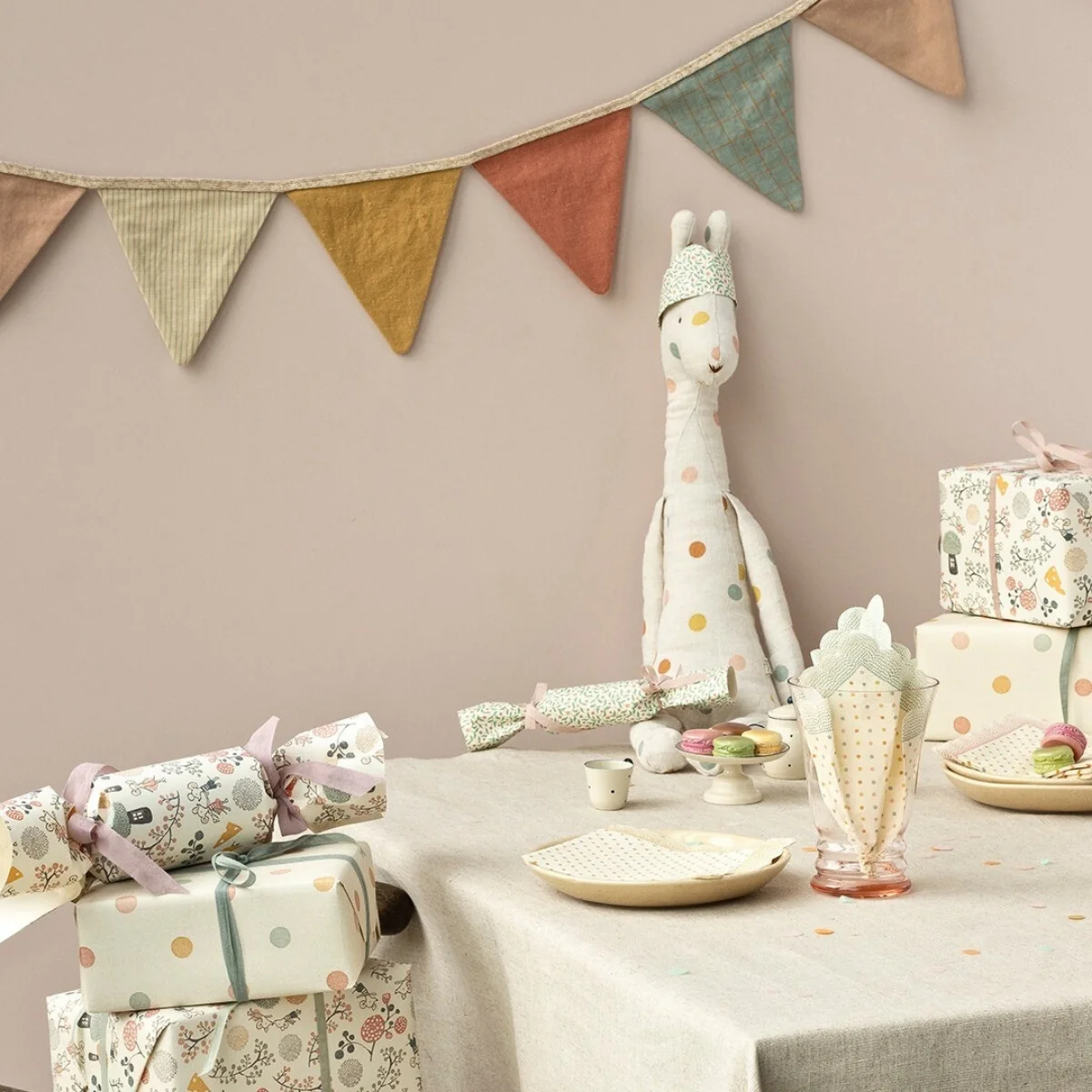 Maileg Macarons and Pastry Stand - Mini - Image 4