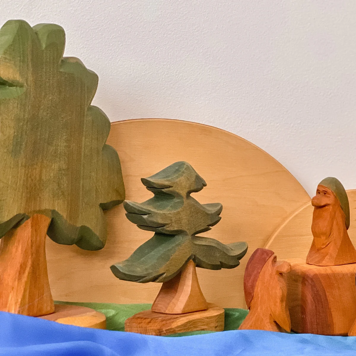 Predan Pine Tree Small - Image 4