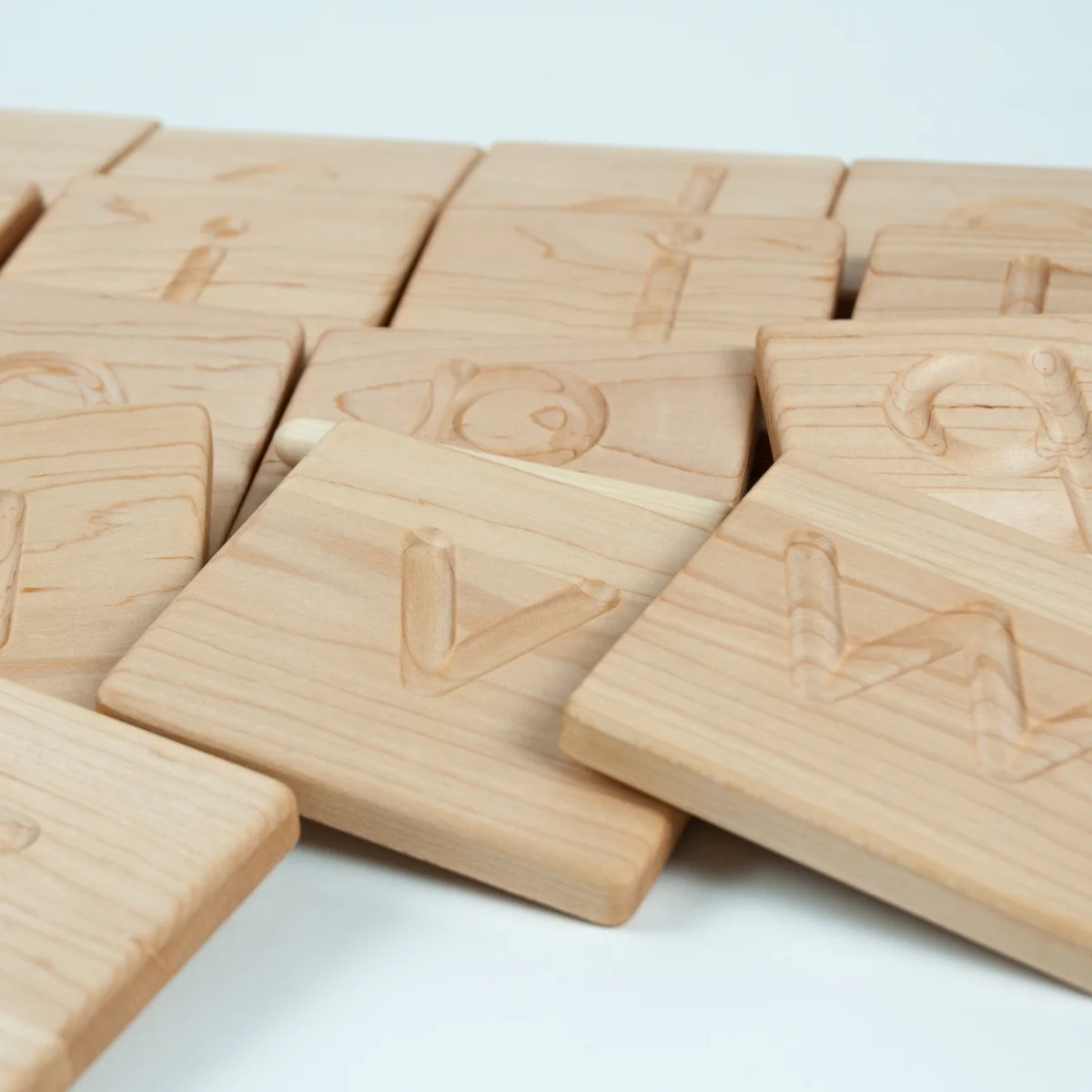 From Jennifer Reversible Alphabet Tracing Cards with Storage Box - Image 5