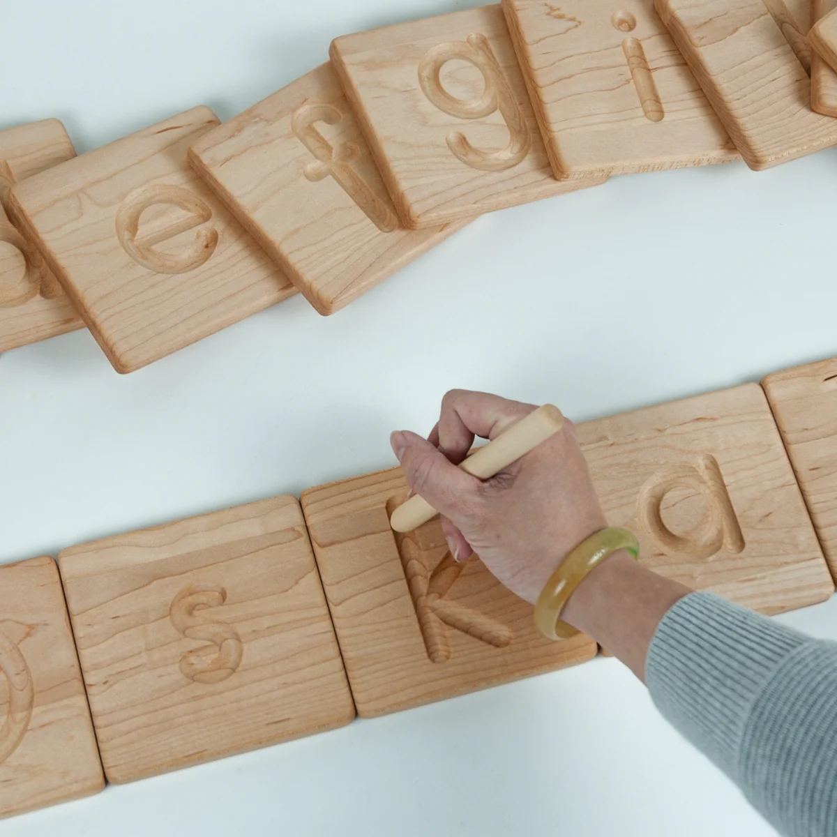 From Jennifer Reversible Alphabet Tracing Cards with Storage Box - Image 6